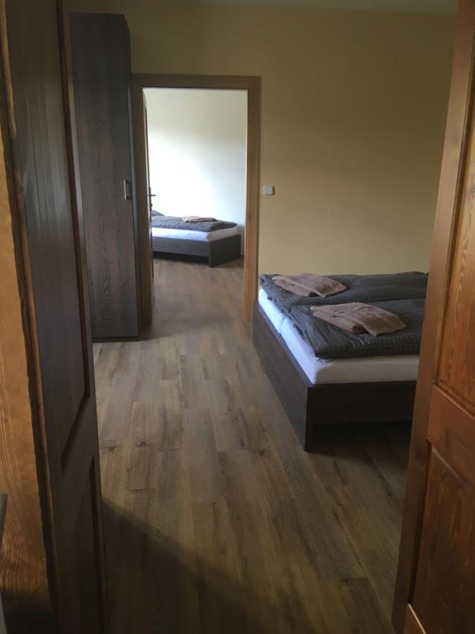 Penzion A Pivnice Varna Velká Bystřice Buitenkant foto