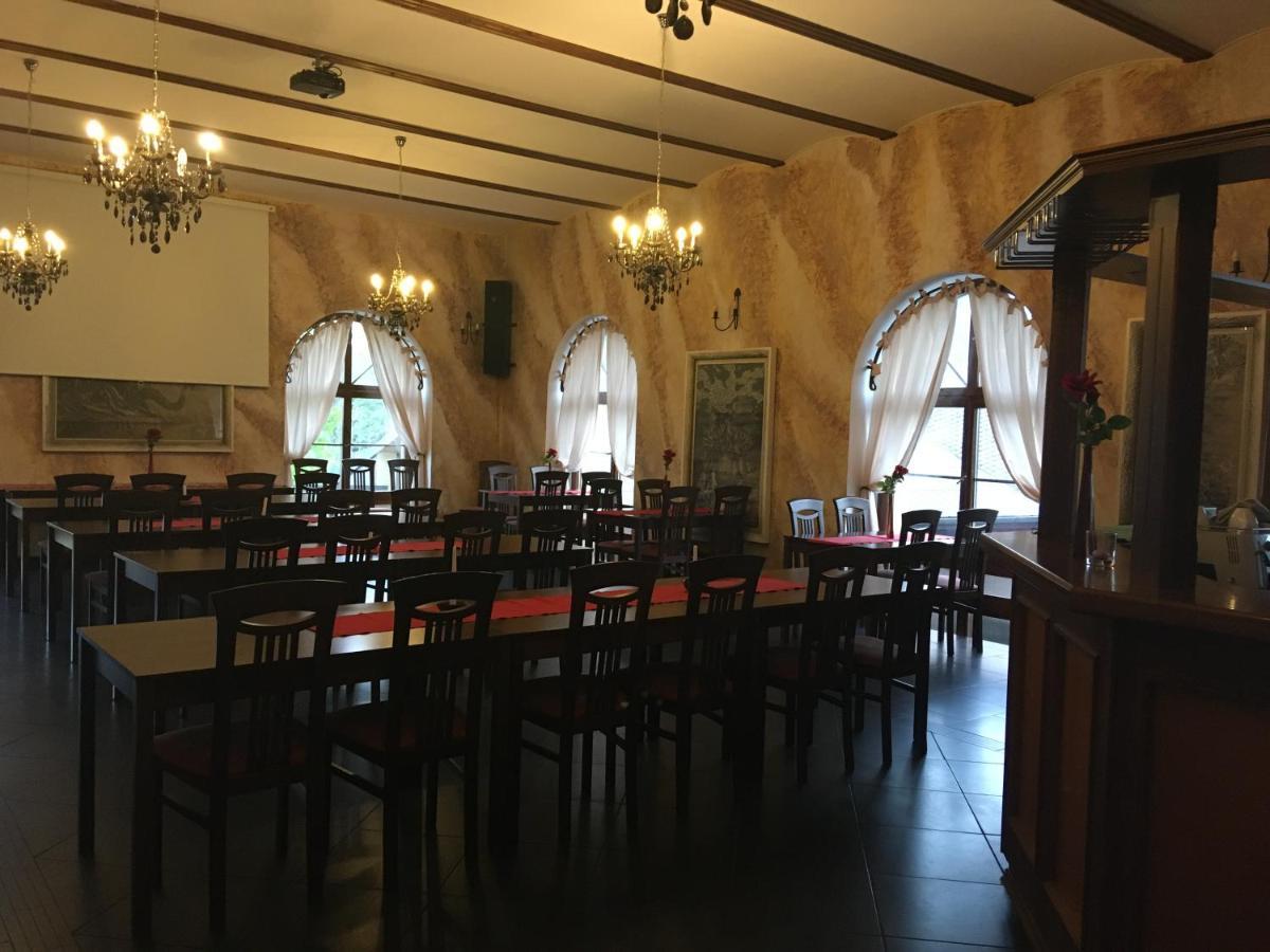 Penzion A Pivnice Varna Velká Bystřice Buitenkant foto