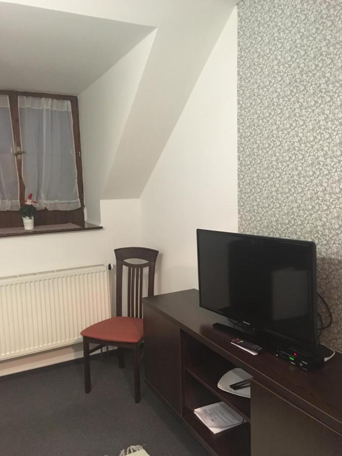 Penzion A Pivnice Varna Velká Bystřice Buitenkant foto