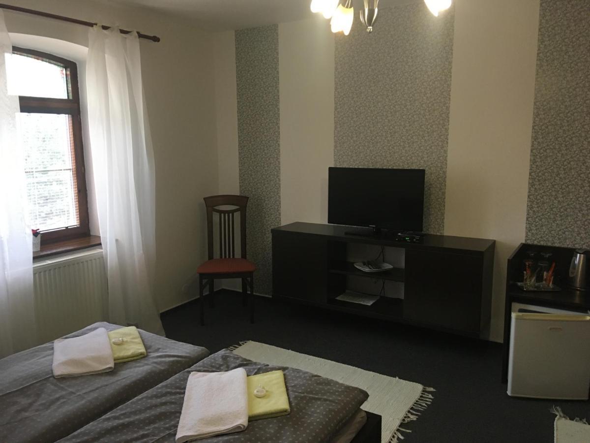 Penzion A Pivnice Varna Velká Bystřice Buitenkant foto