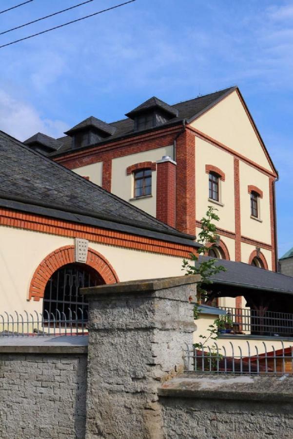 Penzion A Pivnice Varna Velká Bystřice Buitenkant foto