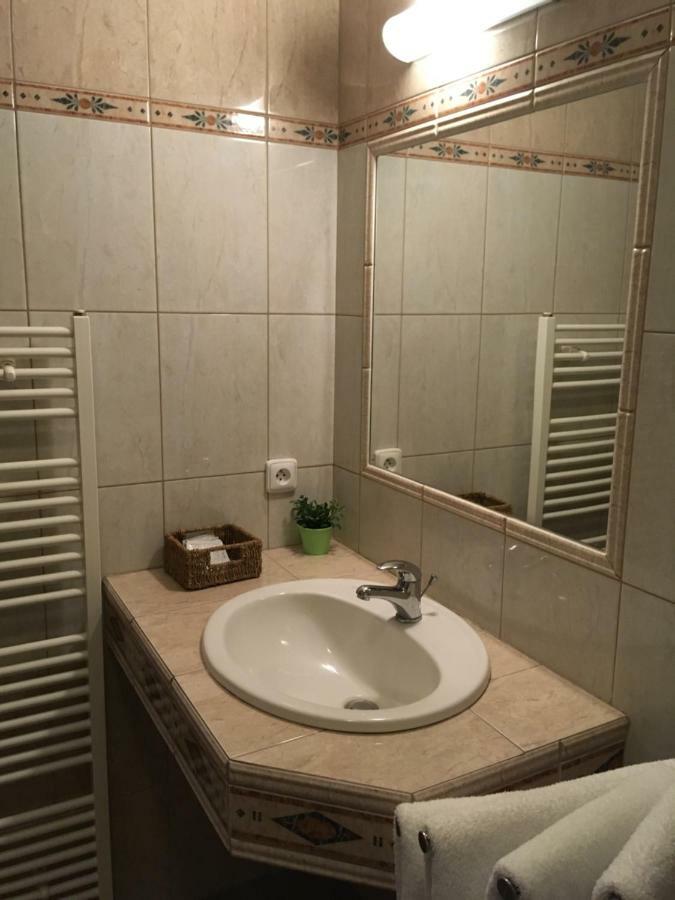 Penzion A Pivnice Varna Velká Bystřice Buitenkant foto