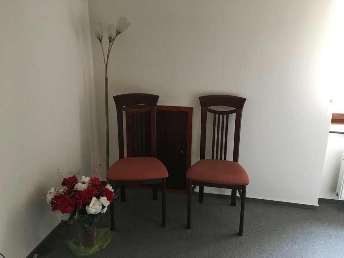 Penzion A Pivnice Varna Velká Bystřice Buitenkant foto